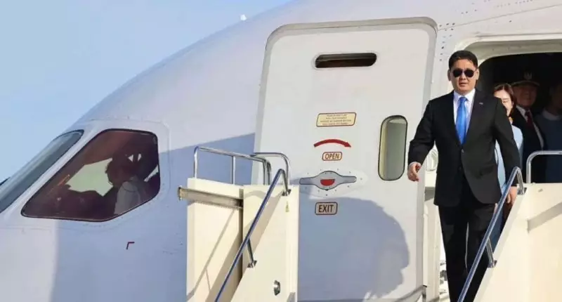 Впервые за 20 лет: президент Монголии прилетел в Казахстан