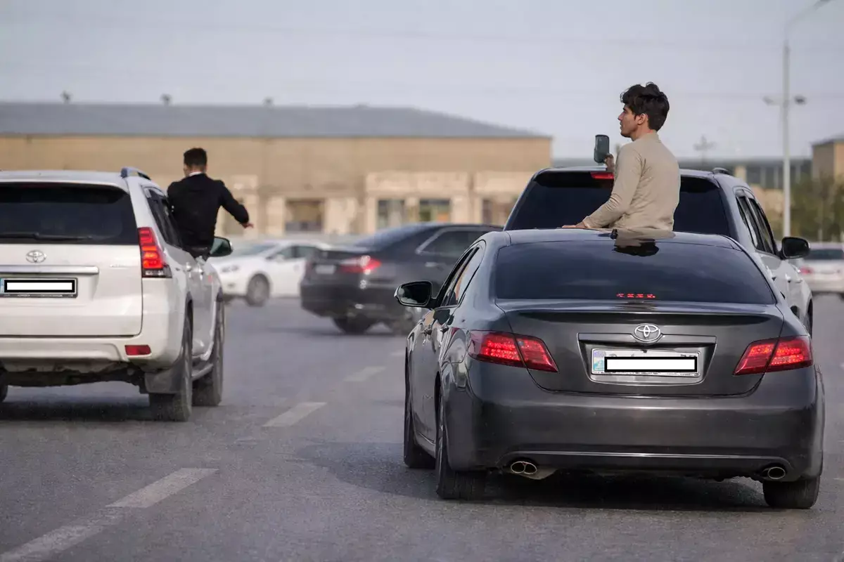 В Актау наказали водителей за опасные трюки с пассажирами - новости на Lada.kz 20.04.2026