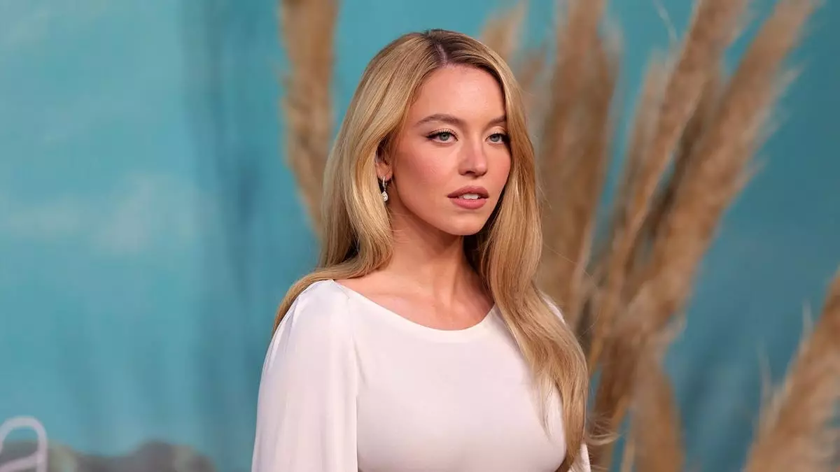 "Эйфорию" раскритиковали как "фетишистскую муть", вспыхнул бунт, и фанаты требуют отмены сериала.