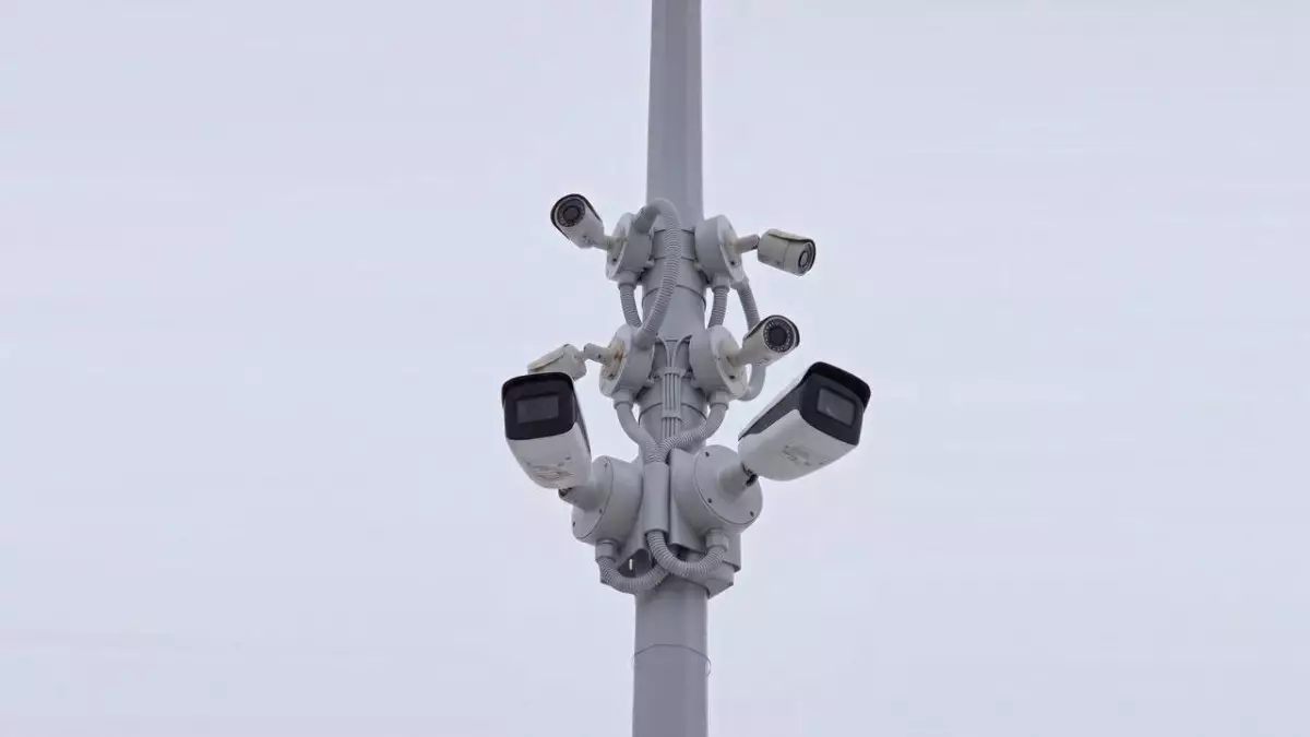 В Астане камеры начали «ловить» водителей с телефонами и без ремней