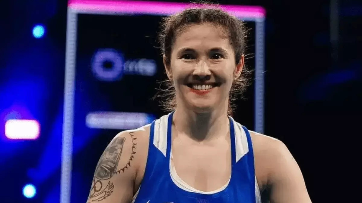 Бокстан Әлем кубогы: екі спортшы жарыс жолынан шықты