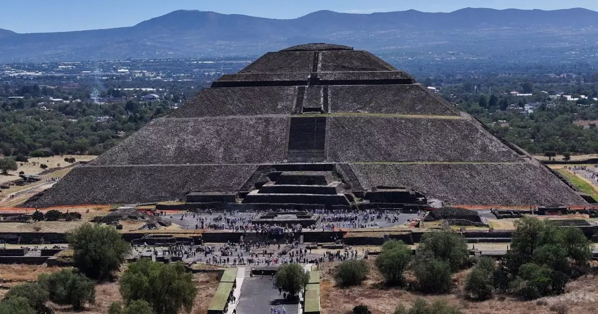  Мексикада қарулы адам туристерге оқ атып, бір адам қаза тапты 