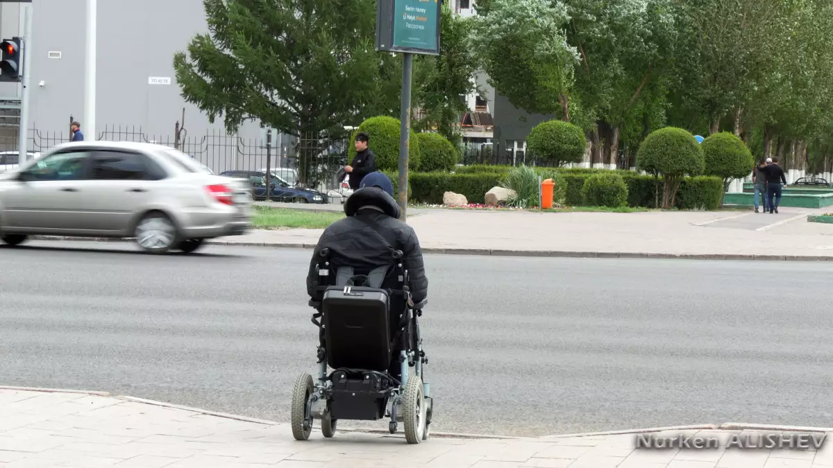 Бектенов призвал бизнес поддерживать людей с инвалидностью на постоянной основе