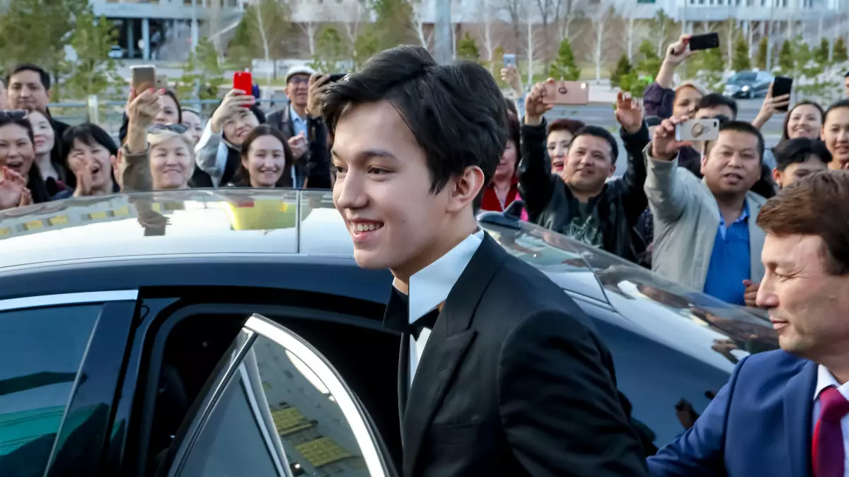 Кадры с концерта Димаша Кудайбергена в Будапеште утекли в соцсеть