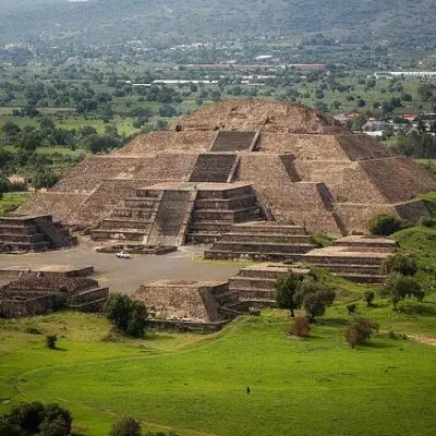 Кровь у древних пирамид в Мексике стрельба унесла жизнь туристки