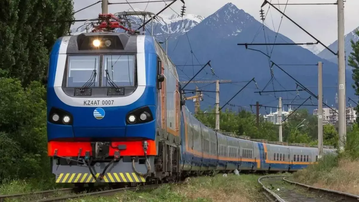 Елімізде ерекше қажеттілігі бар адамдар үшін пойыздарға арнайы вагондар қосылмақ