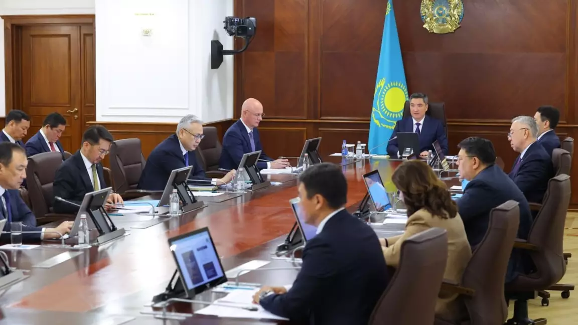 Бектенов Қазақстанда логопедтер мен сурдологтар жетпей жатқанын сынады