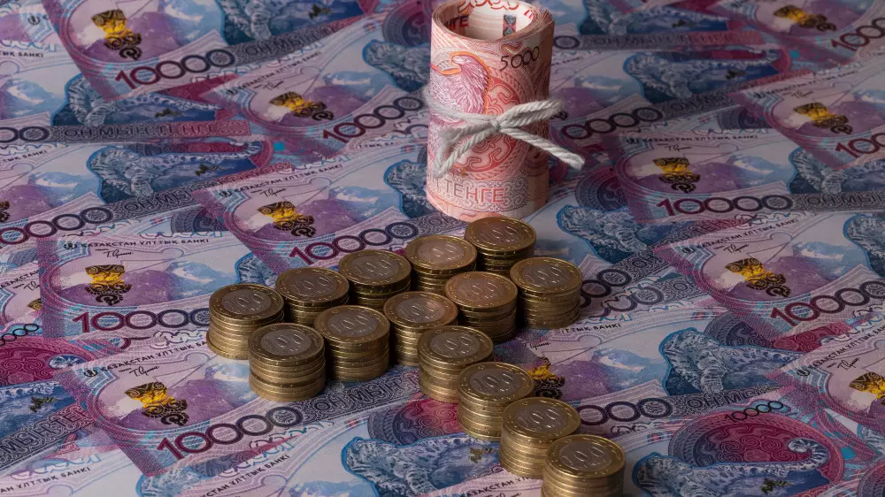 Ең төменгі жалақыны 150 мың теңгеге дейін көтеру: министр мән-жайын айтты