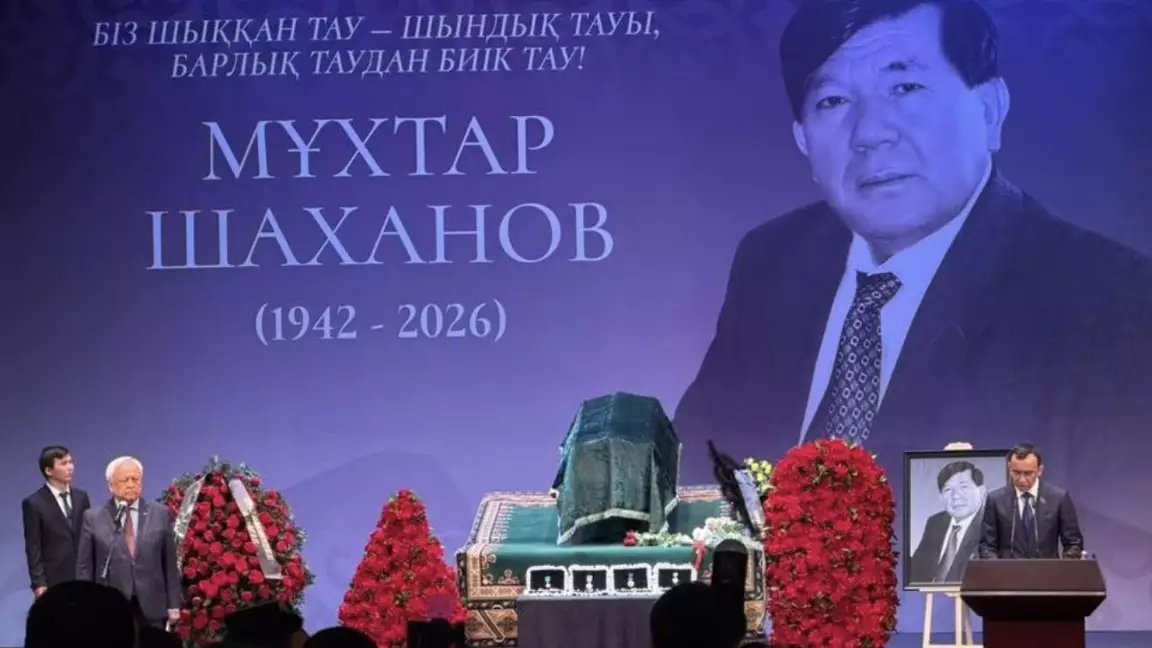 Мұхтар Шахановтың денесін Түркістанға чартермен алып кетті