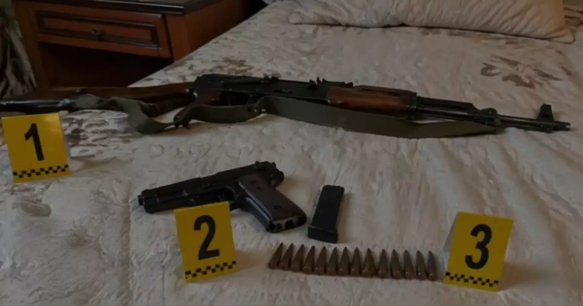  Әбенов Назарбаев университеті пәтеріндегі қарулы кісілер туралы ақпарат таратты 