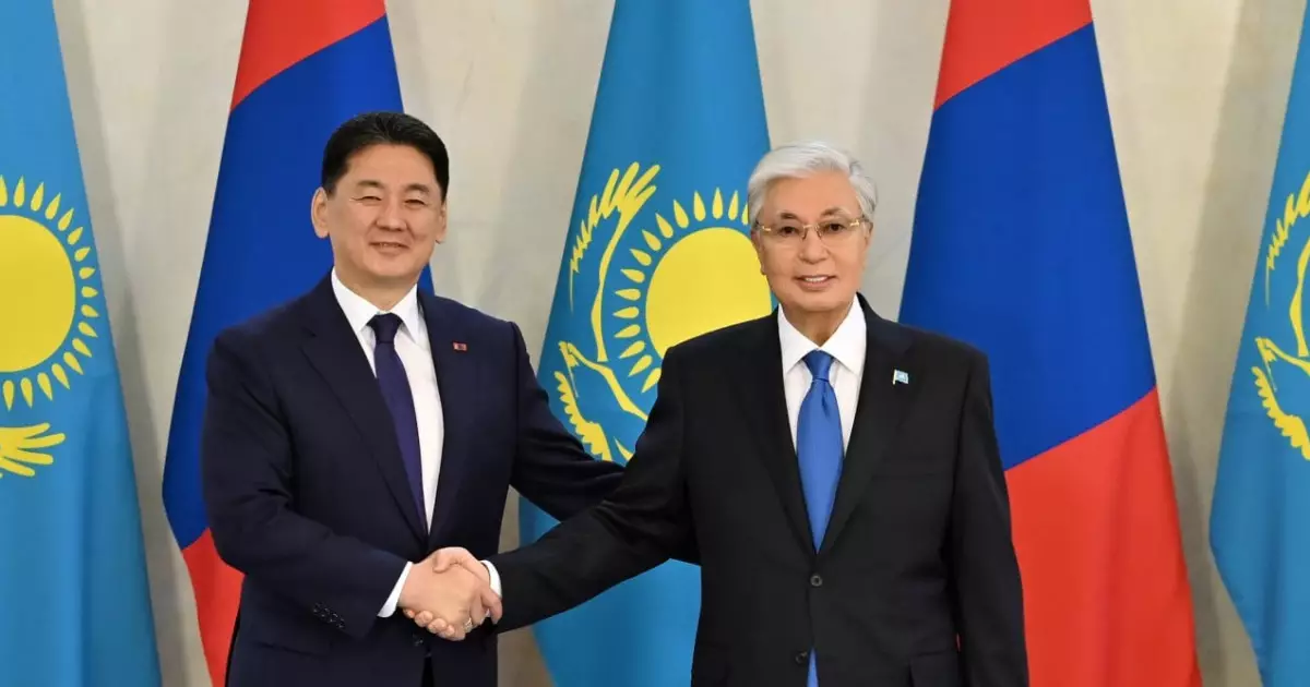   Қасым-Жомарт Тоқаев пен Ухнаагийн Хурэлсух шағын құрамда келіссөз жүргізді   