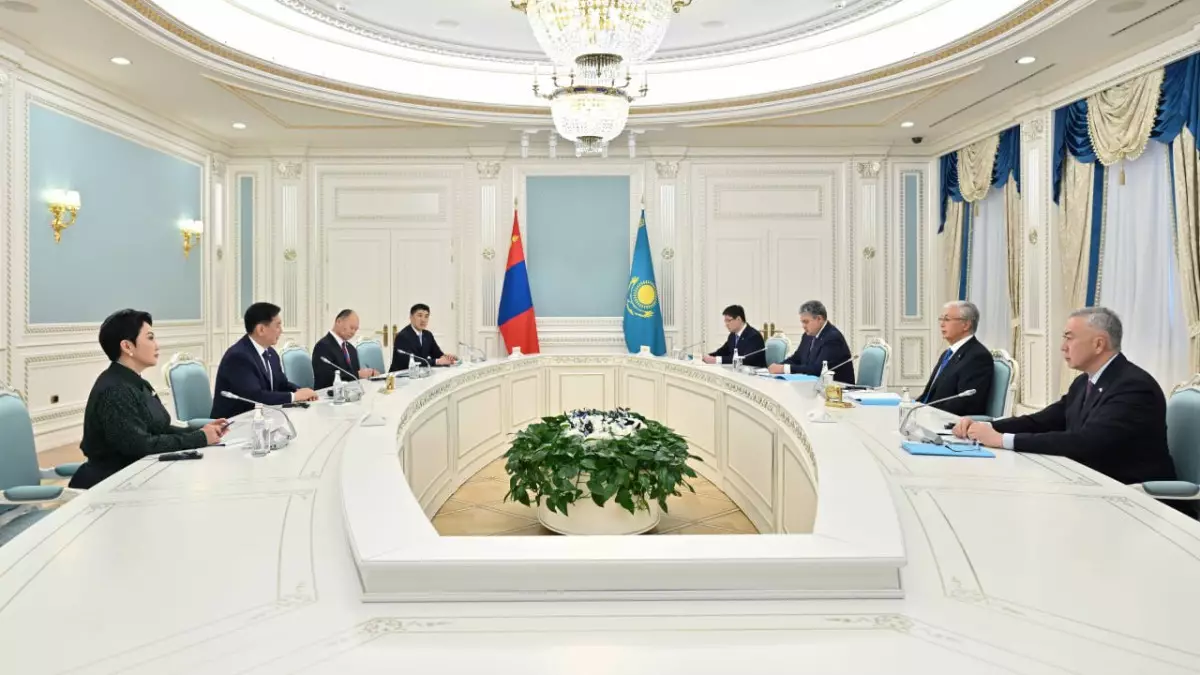 Президенты Казахстана и Монголии провели переговоры в узком составе