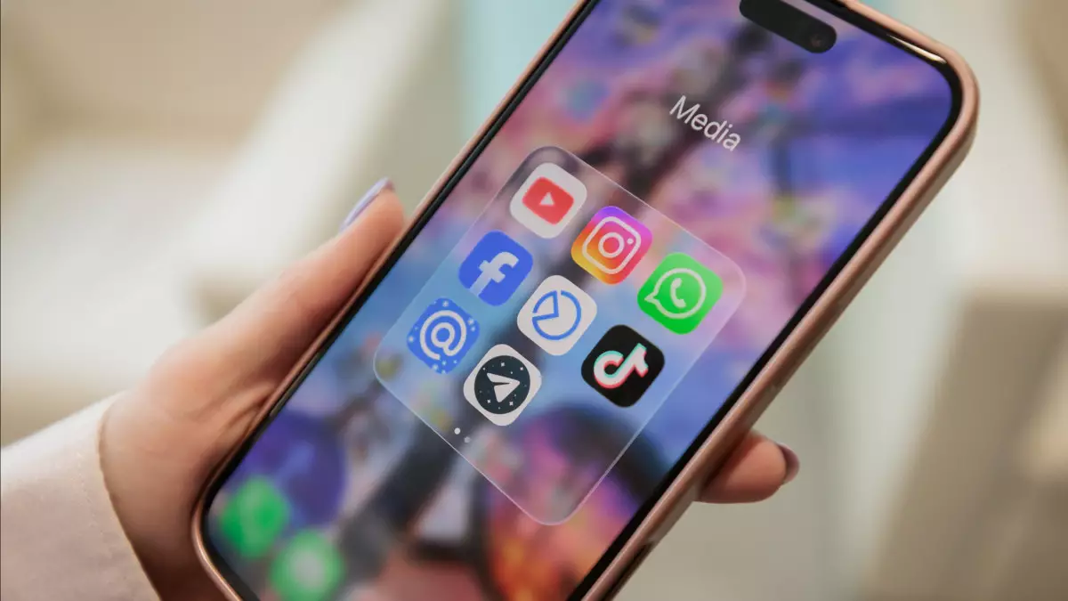 «Репост жасасаң да – жауап бересің»: желідегі жазбаларға қатысты жауапкершілік қандай?