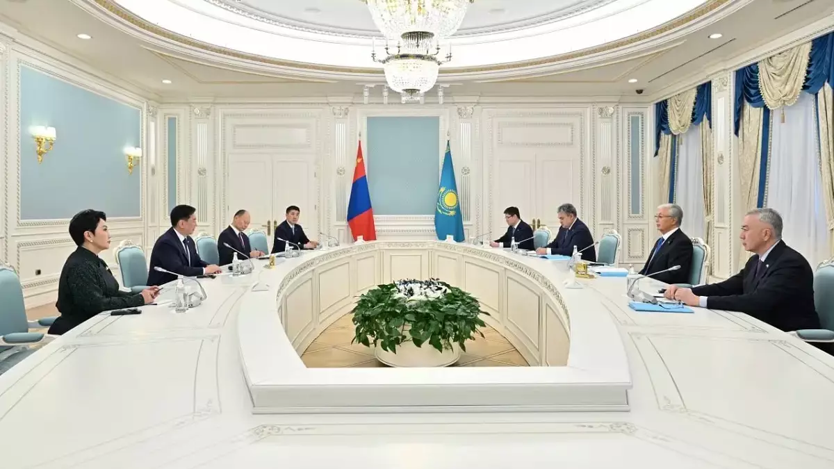 Ақордада Моңғолия президентін салтанатты түрде қарсы алды 