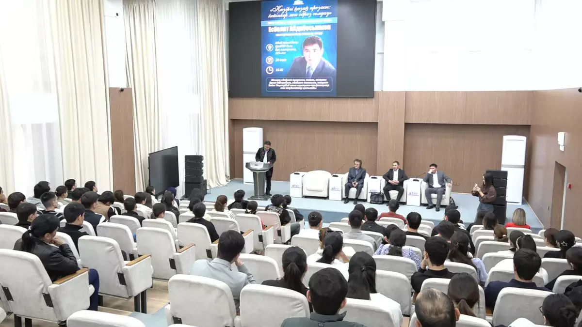 «Бүкір» – XXI ғасырдың күрделі мәселесі: Есболат Айдабосын жастармен кездесті