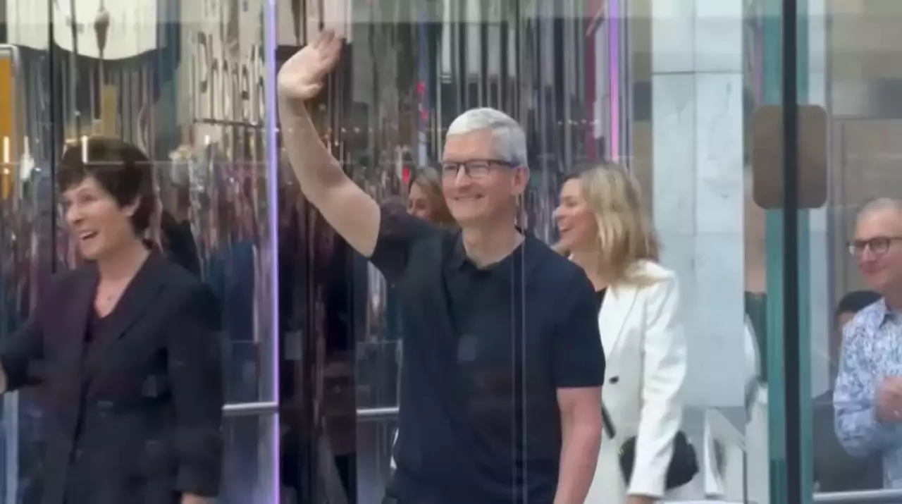 Тим Кук покинет пост гендиректора Apple