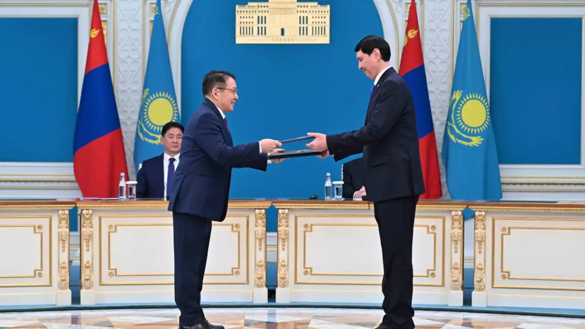 Казахстан и Монголия подписали 13 документов по итогам переговоров на высшем уровне