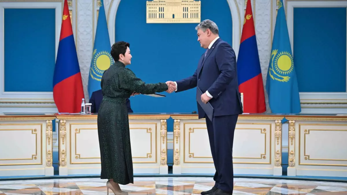 Атом, мұнай және "Жаңа Қарақорым": Астана мен Ұлан-Батыр қандай құжаттарға қол қойды?