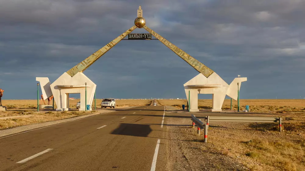 “Қазақстан мен Моңғолияны жалғайтын автокөлік жолын салу жөнінде ортақ келісімге қол жеткіздік“ - Тоқаев