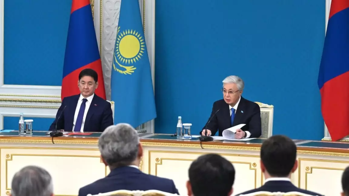 Қазақстан мен Моңғолия президенттері БАҚ өкілдеріне арналған брифинг өткізді