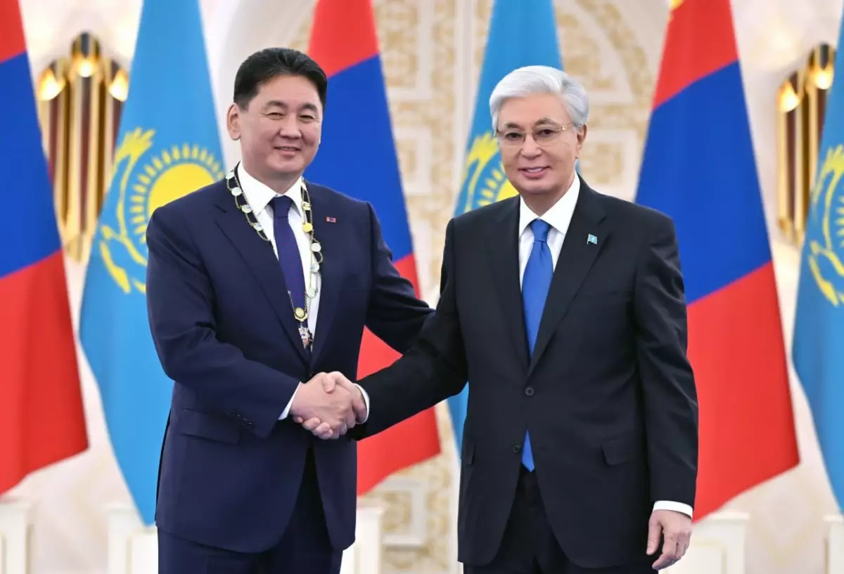 Тоқаев Моңғолия президентін "Алтын Қыран" орденімен марапаттады