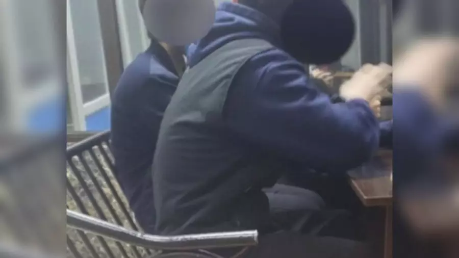 Алматыда жасөспірім тізгіндеген көлік көзге түсіп қалды