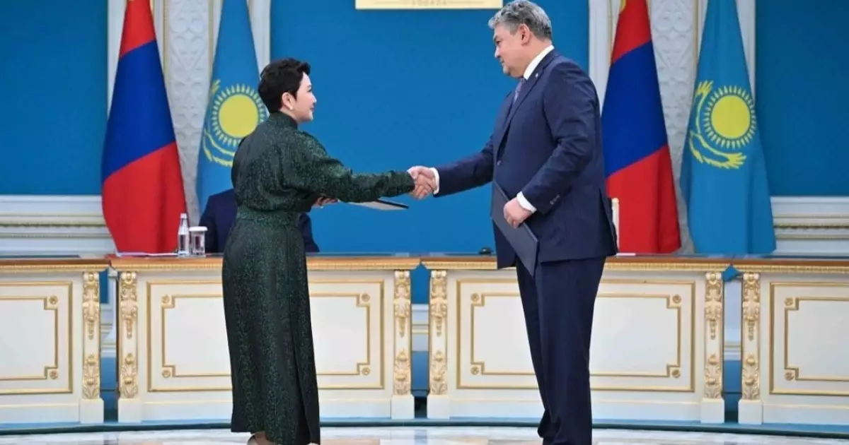  Қазақстан мен Моңғолия арасында 13 құжатқа қол қойылды 