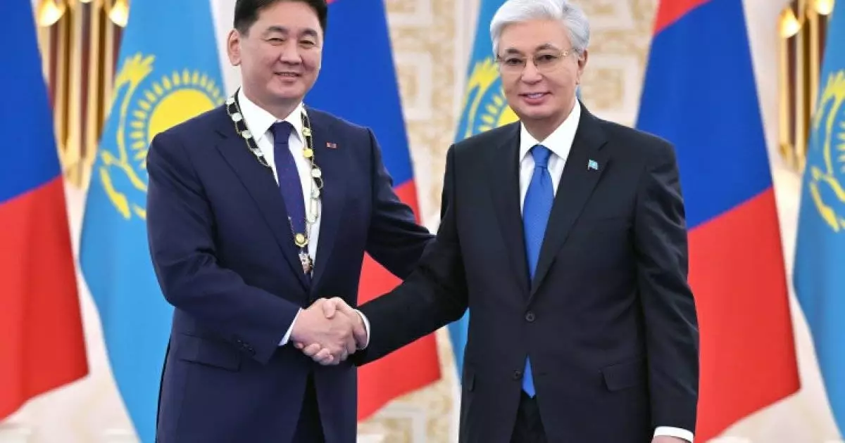  Тоқаев Моңғолия Президентін «Алтын Қыран» орденімен марапаттады 