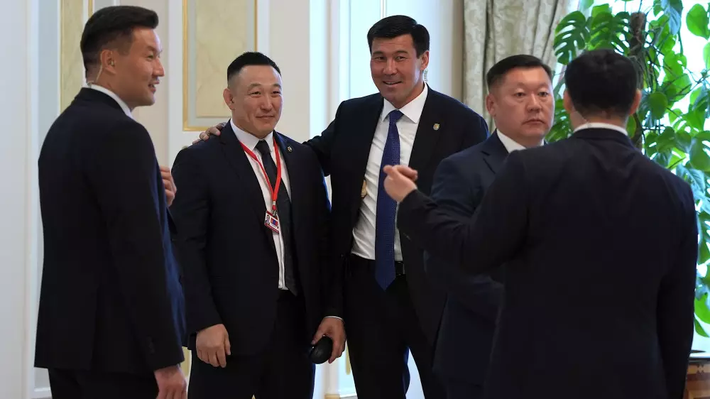 Общая история без общей границы. Как в Астане встречали президента Монголии