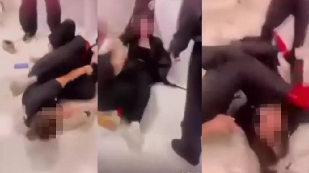Видео жестокой драки школьниц появилось в сети - родители сделали громкое заявление