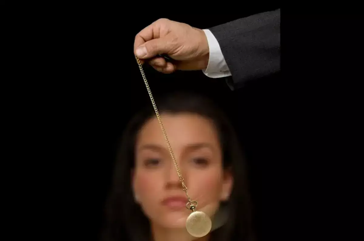 Что происходит с мозгом во время гипноза - новости на Lada.kz 21.04.2026