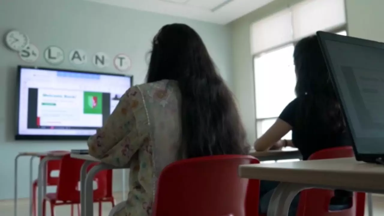 Школы Дубая вернулись к офлайн-обучению