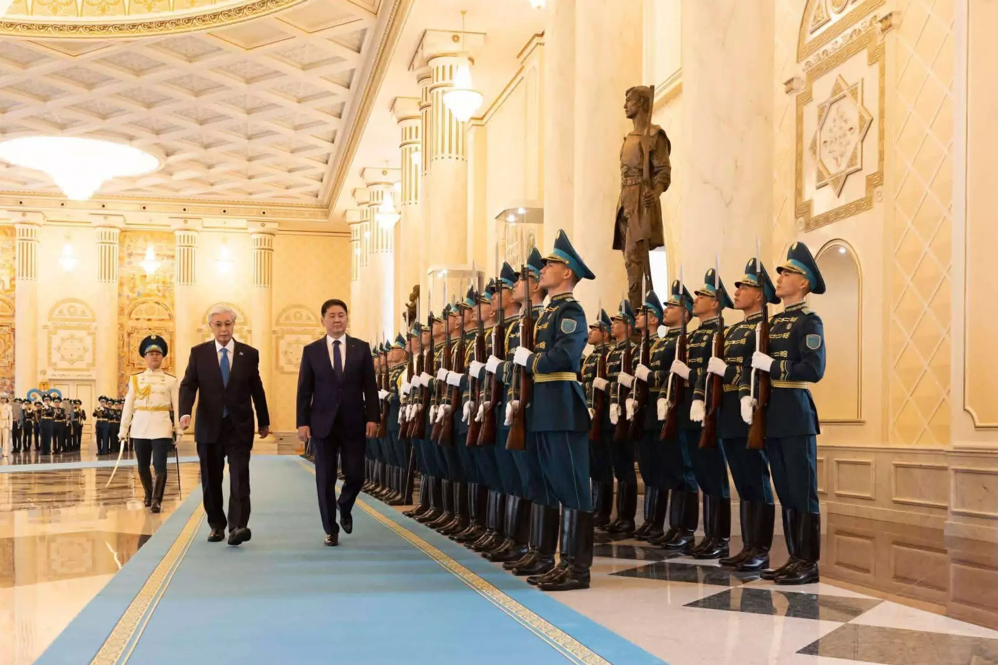 Президент Казахстана Касым-Жомарт Токаев принял президента Монголии Ухнаагийна Хүрэлсүха.