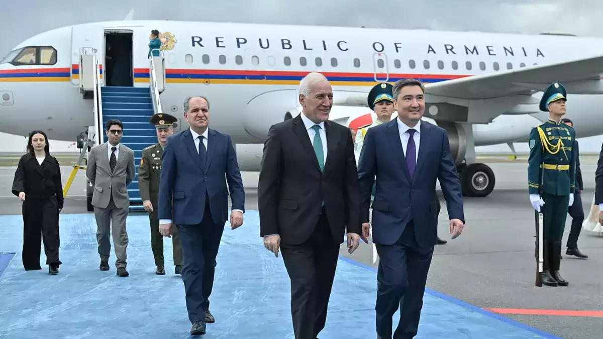 Президент Армении прибыл в Казахстан для переговоров по экологии региона