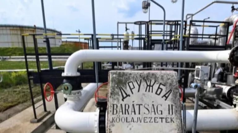 Россия хочет остановить транзит казахстанской нефти в Германию через нефтепровод Дружба.