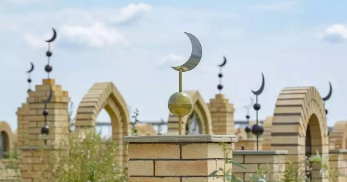  «Бір қабірге таласқан»: Қарағандыда анасының қабірін даулап жүрген әйел «эксгумацияға» рұқсат алды 