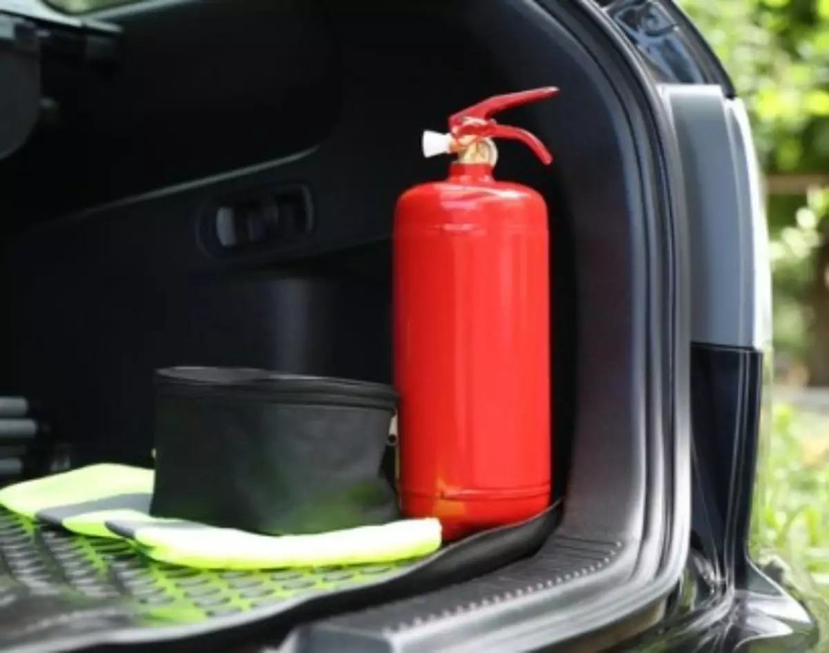 Дәрі қобдишасы мен өрт сөндіргіші жоқ қазақстандық жүргізушілерге жаппай айыппұл салынып жатыр