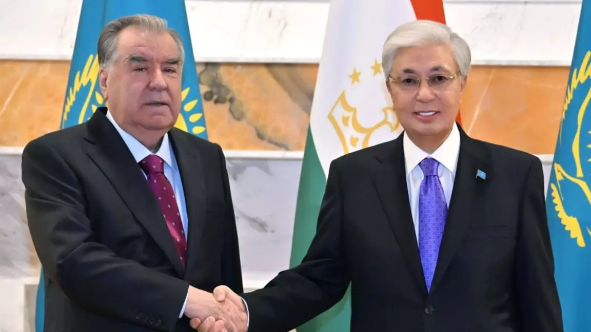 Астана президенттерді жинап жатыр: Тоқаев Эмомали Рахмонмен кездесті