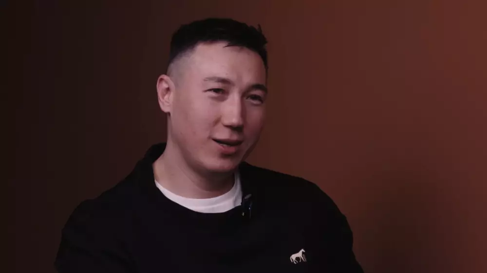 Отбасылық жанжал: Рахат Тұрлыханов тағы кешірім алды