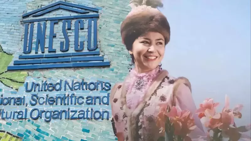 Экс-министр попросила Баян Алагузову передать камзол из "Қыз Жiбек" в музей