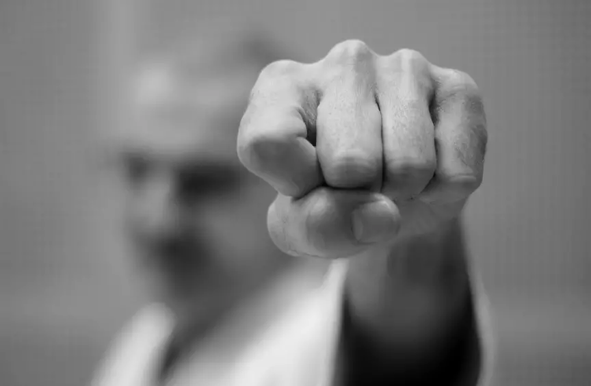 Жедел жәрдем фельдшеріне шабуылдаған астаналық сотталып кетті