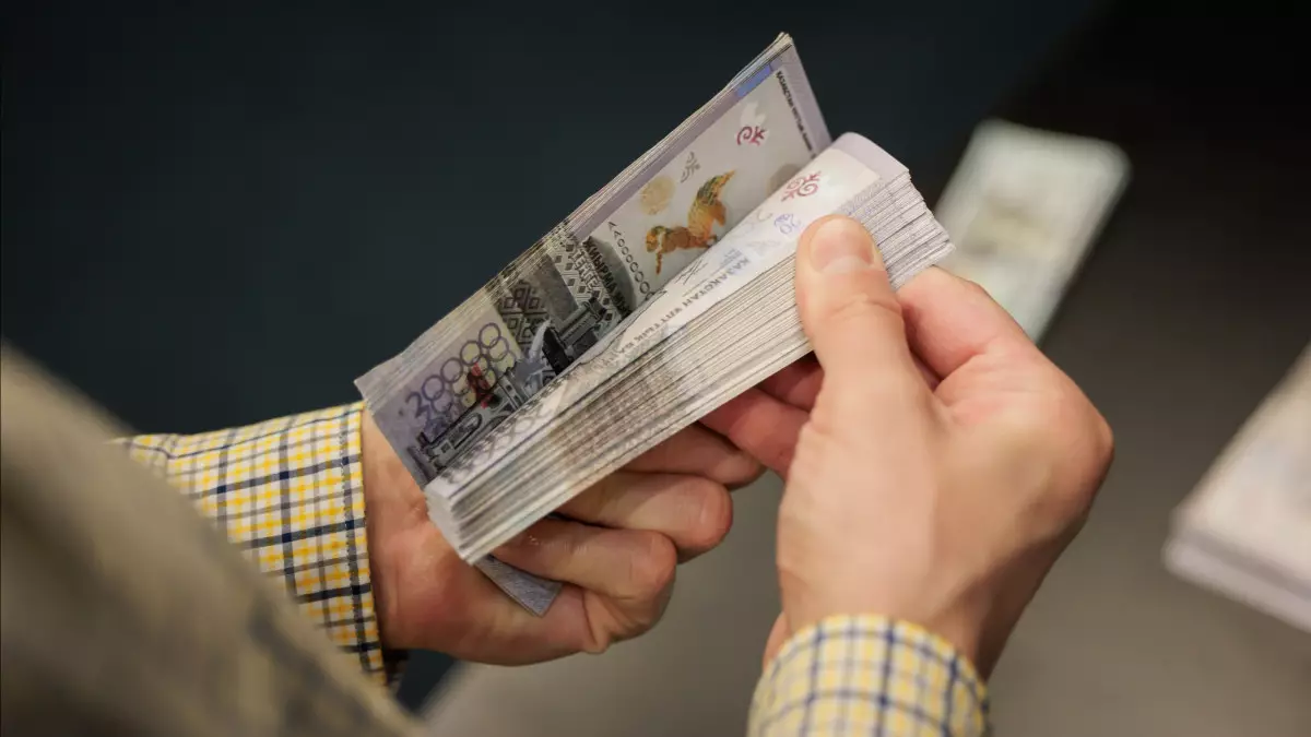 «12 млрд теңгеге жуық»: коллекторлар табысын жасырып, салық төлемеген