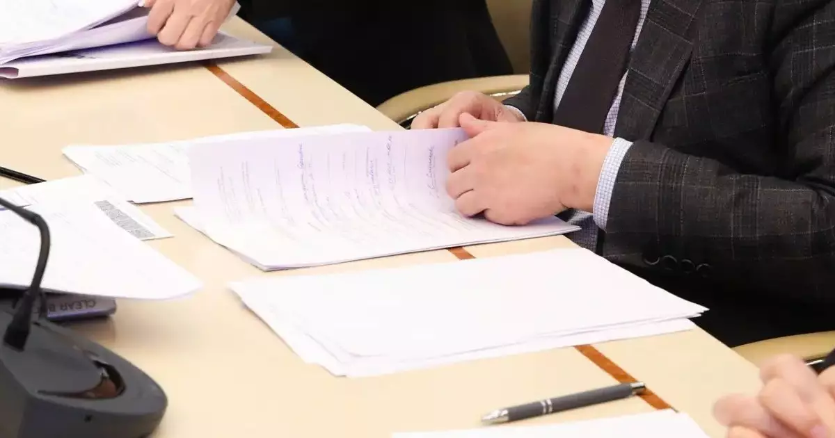  Жұмысқа келмеген және тәртіп бұзған мәслихат депутаттарын жазалау ұсынылды 