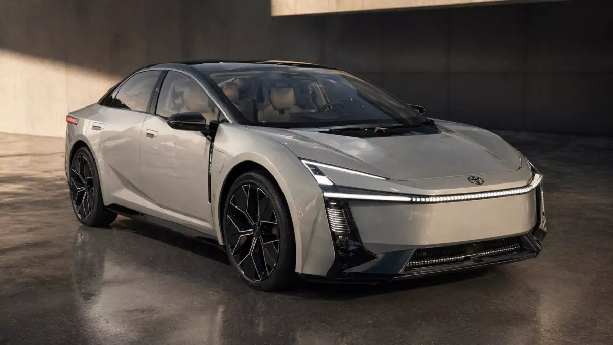 Toyota Corolla түбегейлі өзгереді: жаңа модель қандай болмақ