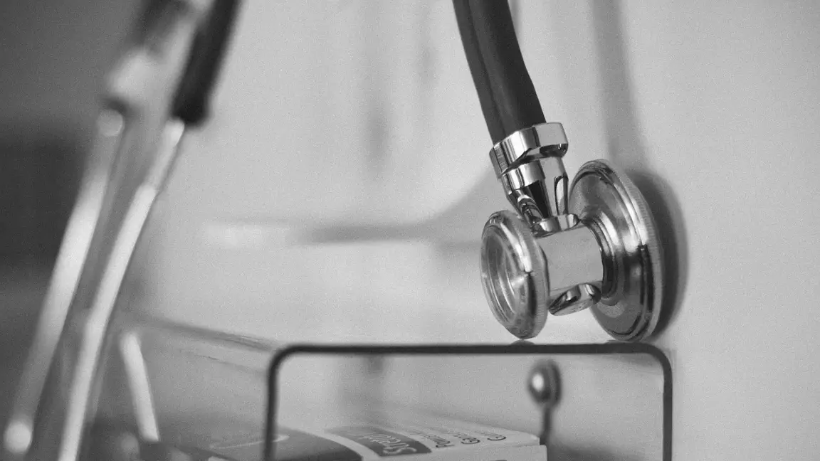 Астанада медицина қызметкеріне шабуыл жасаған ер адам сотталды