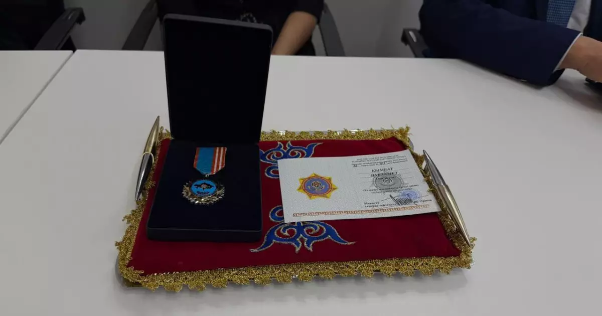  Ертісте адамдарды құтқарамын деп қаза тапқан ШҚО тұрғынына марапат берілді 