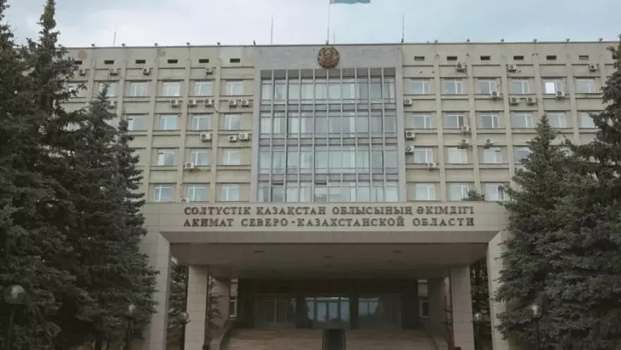 СҚО-дағы коммуналдық дағдарыс: Халық қоқыс пен қараңғылықта отырғанда, әкімдік жаңа көлік алмақ