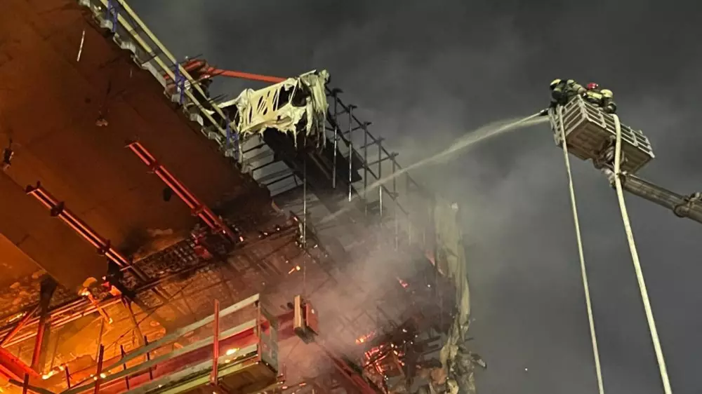 Павлодарда салынып жатқан 72 миллиардтық көпірден үшінші рет өрт шықты: тапсырыс беруші не дейді?