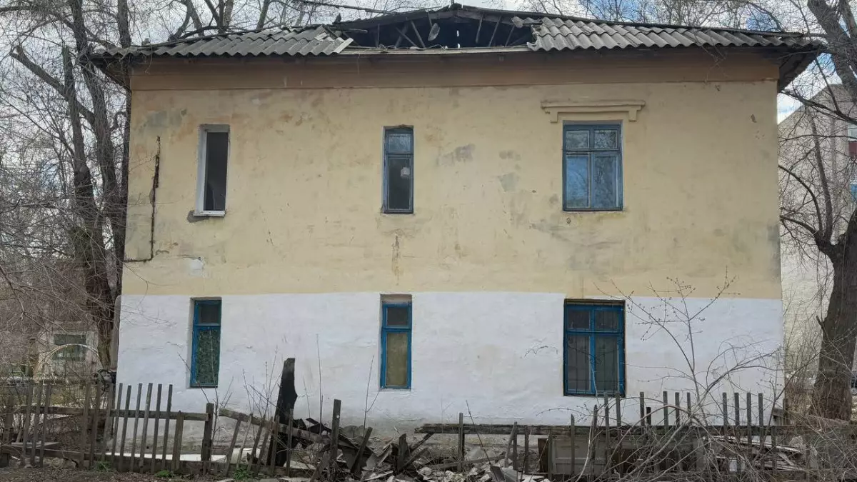 Годы ожидания и один обвал: Спасет ли реновация жителей аварийных домов Костаная