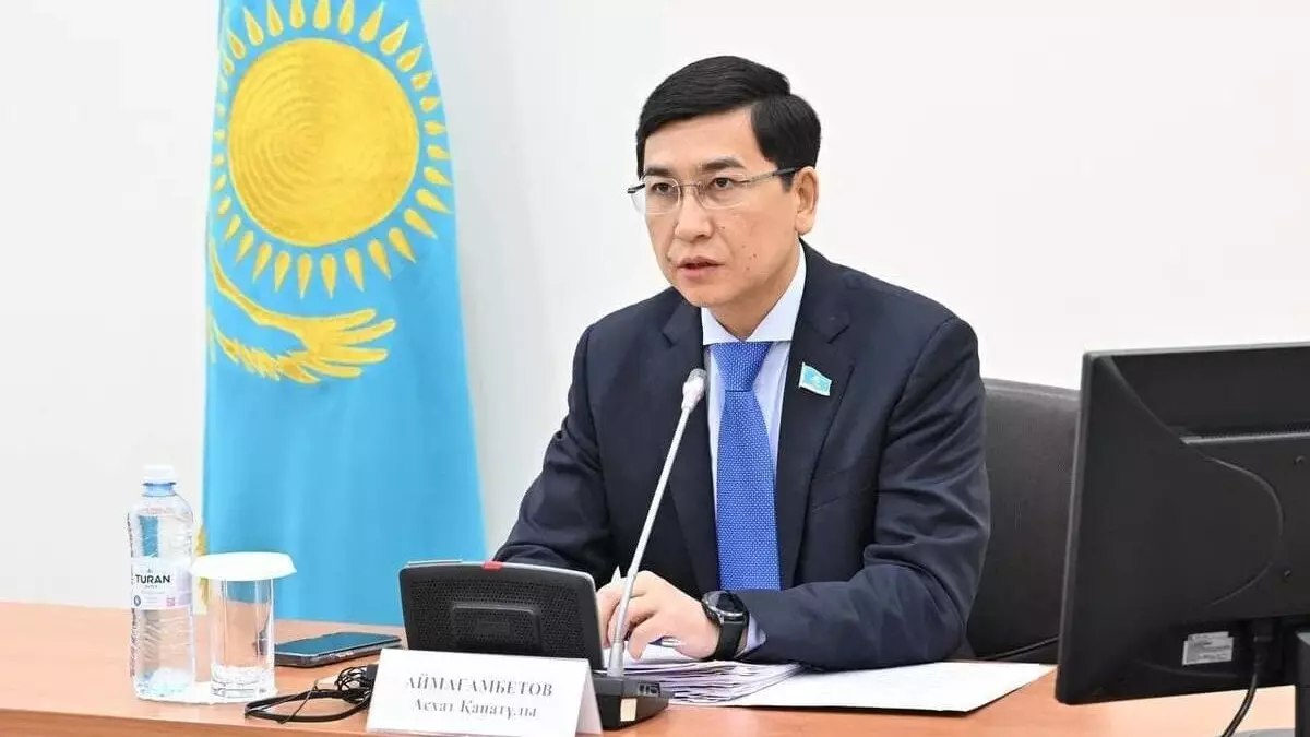 «30 жыл мұғалімдер «массовка» болды»: Аймағамбетов білім саласын әкімдікке беруге қарсы шықты